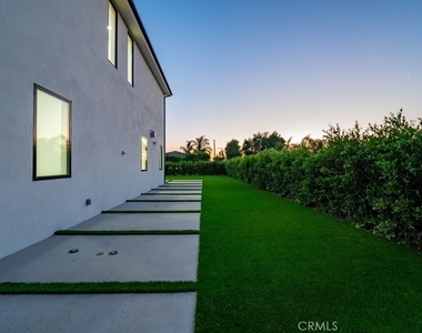 8065 Lloyd Avenue - Photo Thumbnail 21