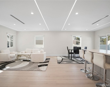 1239 N Reese Place - Photo Thumbnail 9