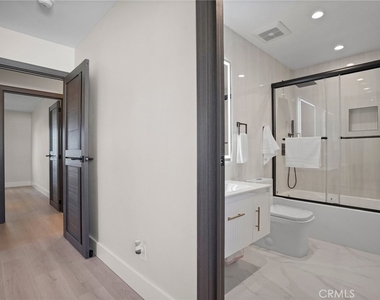 1239 N Reese Place - Photo Thumbnail 10