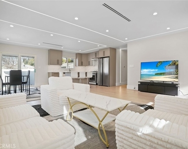 1239 N Reese Place - Photo Thumbnail 2