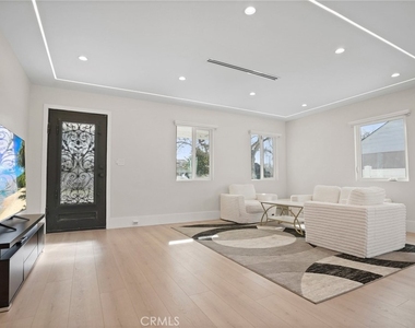 1239 N Reese Place - Photo Thumbnail 3