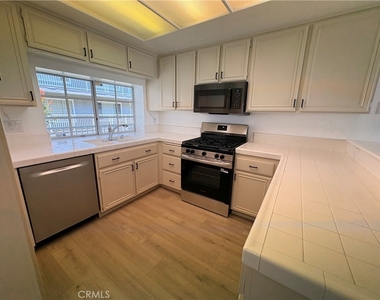 1418 Brett Place - Photo Thumbnail 4