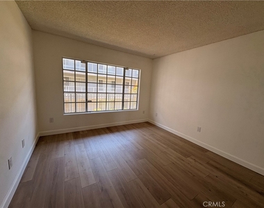 1418 Brett Place - Photo Thumbnail 6