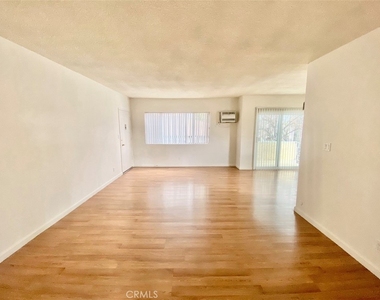 1115 S Wooster Street - Photo Thumbnail 1