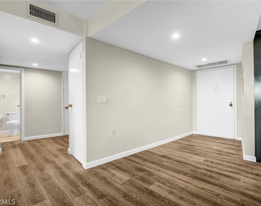 4337 Marina City Dr - Photo Thumbnail 17