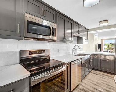 4337 Marina City Dr - Photo Thumbnail 6