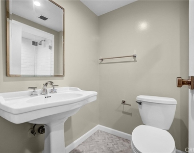 4337 Marina City Dr - Photo Thumbnail 27