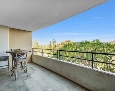 4337 Marina City Dr - Photo Thumbnail 15