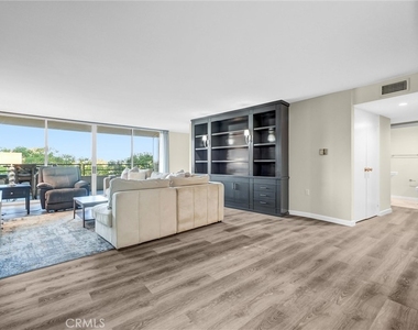 4337 Marina City Dr - Photo Thumbnail 9