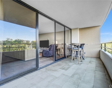 4337 Marina City Dr - Photo Thumbnail 14