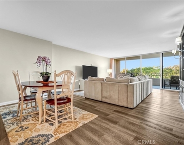4337 Marina City Dr - Photo Thumbnail 7