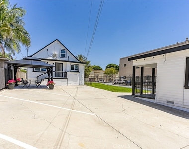 6741 Newlin Avenue - Photo Thumbnail 8