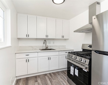 6741 Newlin Avenue - Photo Thumbnail 3