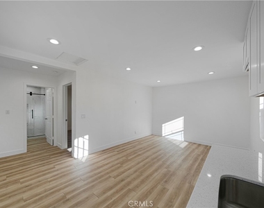 2006 E Lakeshore - Photo Thumbnail 10