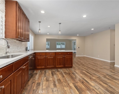 11792 Winton Street - Photo Thumbnail 8