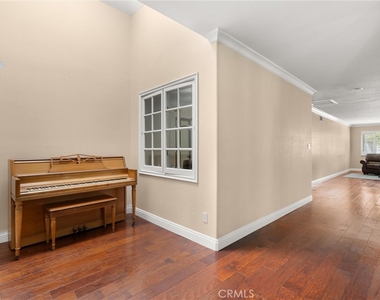 5081 Howard Avenue - Photo Thumbnail 14