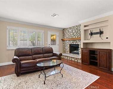5081 Howard Avenue - Photo Thumbnail 5
