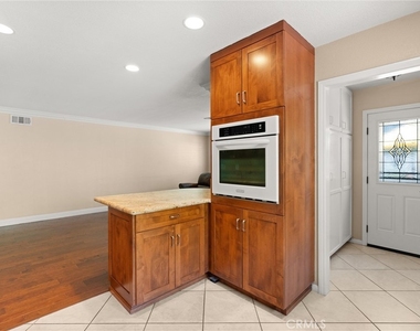 5081 Howard Avenue - Photo Thumbnail 6