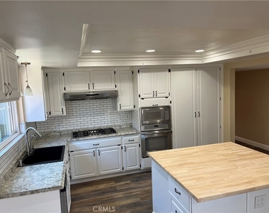 3058 Madison Avenue - Photo Thumbnail 11