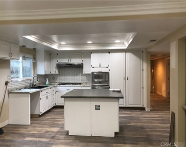 3058 Madison Avenue - Photo Thumbnail 18