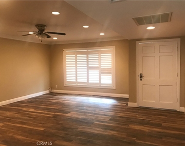 3058 Madison Avenue - Photo Thumbnail 34