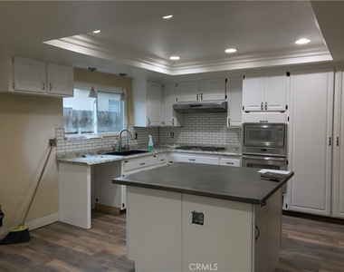 3058 Madison Avenue - Photo Thumbnail 17
