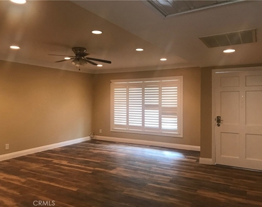 3058 Madison Avenue - Photo Thumbnail 33