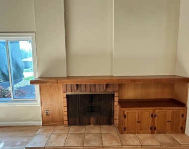15150 Andorra Way - Photo Thumbnail 2