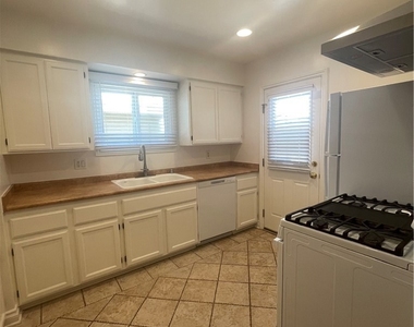 622 Indianapolis Avenue - Photo Thumbnail 30
