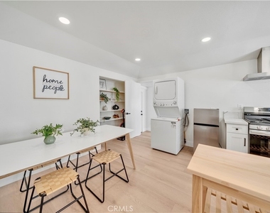 920 W Balboa - Photo Thumbnail 15