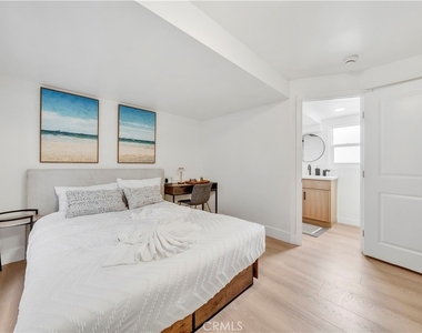 920 W Balboa - Photo Thumbnail 9