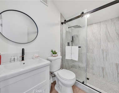 920 W Balboa - Photo Thumbnail 23