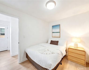 920 W Balboa - Photo Thumbnail 10