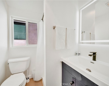 920 W Balboa - Photo Thumbnail 24