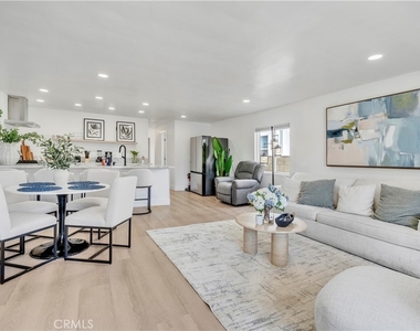 920 W Balboa - Photo Thumbnail 1