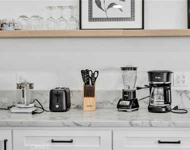 920 W Balboa - Photo Thumbnail 7