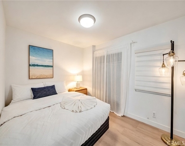 920 W Balboa - Photo Thumbnail 11