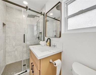 920 W Balboa - Photo Thumbnail 13
