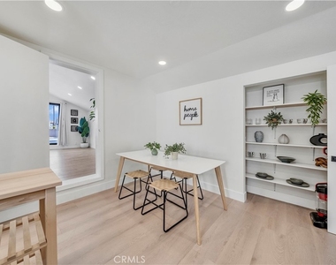 920 W Balboa - Photo Thumbnail 17