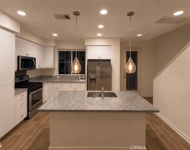 2710 Valor - Photo Thumbnail 12