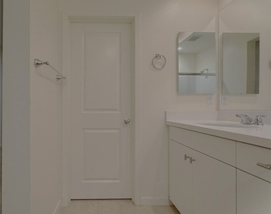 2710 Valor - Photo Thumbnail 32