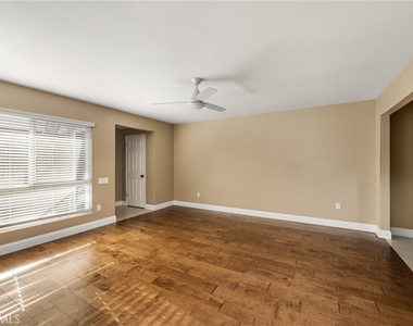 338 W Kelly - Photo Thumbnail 5
