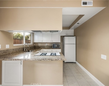 338 W Kelly - Photo Thumbnail 8