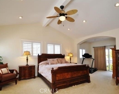 2310 Voorhees Avenue - Photo Thumbnail 13