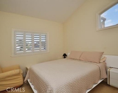 2310 Voorhees Avenue - Photo Thumbnail 19