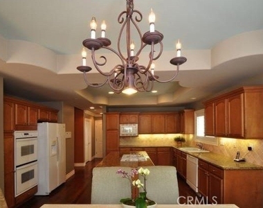 2310 Voorhees Avenue - Photo Thumbnail 7