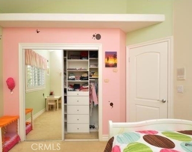 2310 Voorhees Avenue - Photo Thumbnail 17