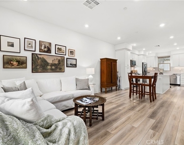 192 Juniper - Photo Thumbnail 5