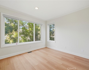 315 Goldenrod Avenue - Photo Thumbnail 6