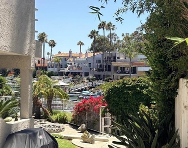 4603 Cove Drive - Photo Thumbnail 5